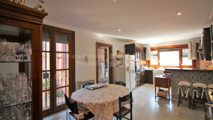 Villa a corta distancia del centro de Marbella - Villa en venta en Marbella Centro, Marbella ciudad