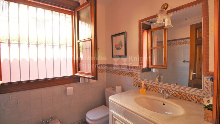 Villa a corta distancia del centro de Marbella - Villa en venta en Marbella Centro, Marbella ciudad