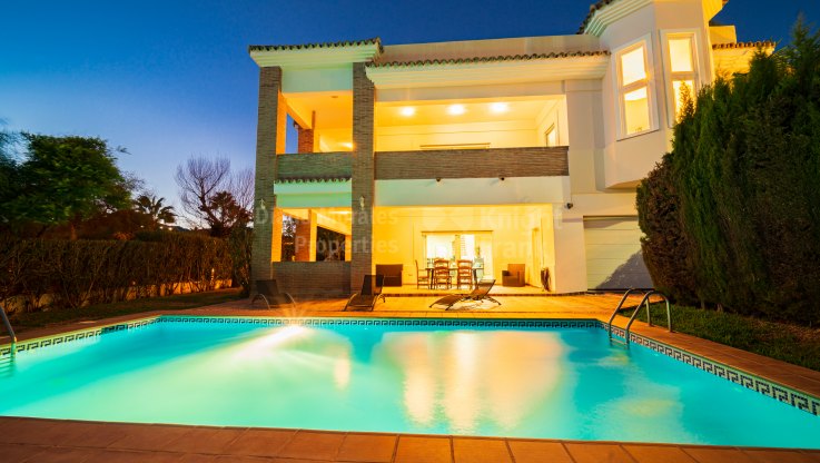 Villa with panoramic sea views - Villa for sale in La Alqueria, Benahavis