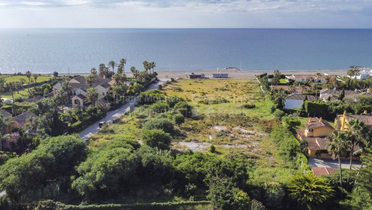 Guadalmina Baja, Frontline beach plot in Guadalmina