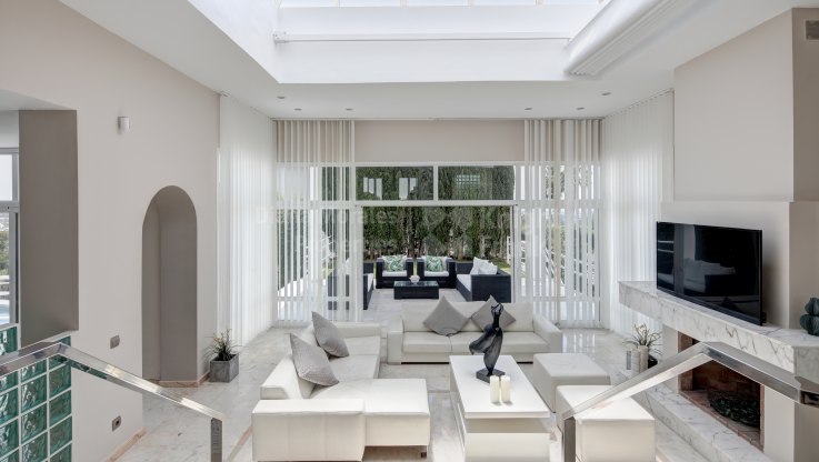 Contemporary Sun Filled Villa - Villa for rent in La Quinta, Benahavis
