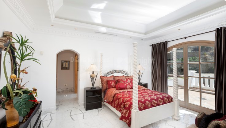 Superbly Located Grand Residence in La Zagaleta - Villa for sale in La Zagaleta, Benahavis