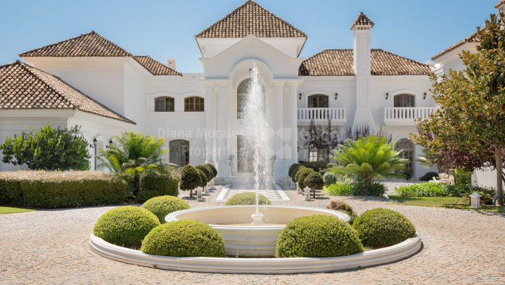 Mansión con Inmejorable Ubicación y Vistas - Villa en venta en La Zagaleta, Benahavis
