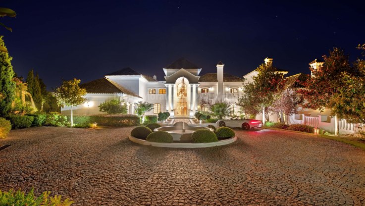 Demeure idéalement située offrant une belle vue - Villa à vendre à La Zagaleta, Benahavis