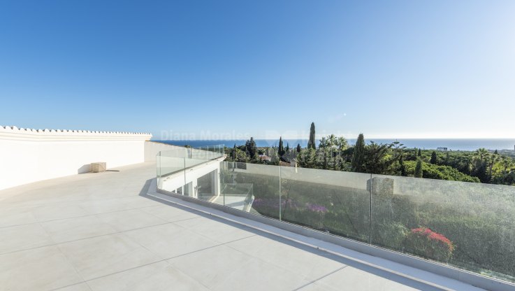 Villa mit Panoramablick auf das Meer in Marbella Ost - Villa zum Verkauf in Hacienda las Chapas, Marbella Ost