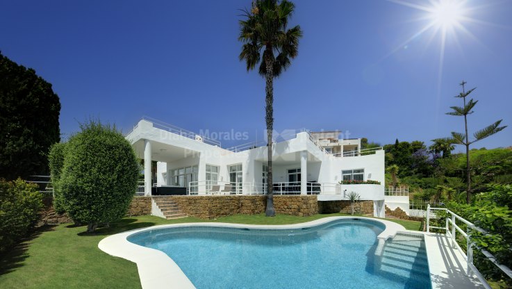 Villa im zeitgenössischen Stil im Golftal - Villa zum Verkauf in La Quinta, Benahavis