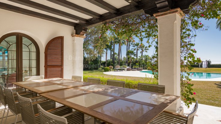 Magnifique villa de plage en première ligne - Villa à vendre à Paraiso Barronal, Estepona