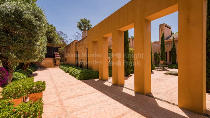 Distinguida obra maestra - Villa en venta en Guadalmina Baja, San Pedro de Alcantara