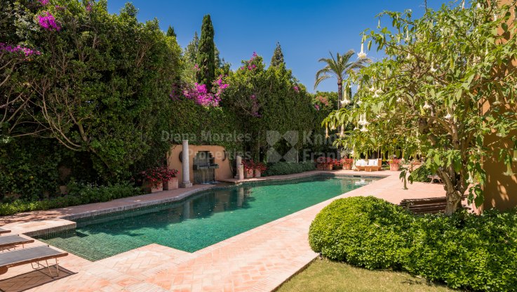 Herausragendes Meisterwerk - Villa zum Verkauf in Guadalmina Baja, San Pedro de Alcantara