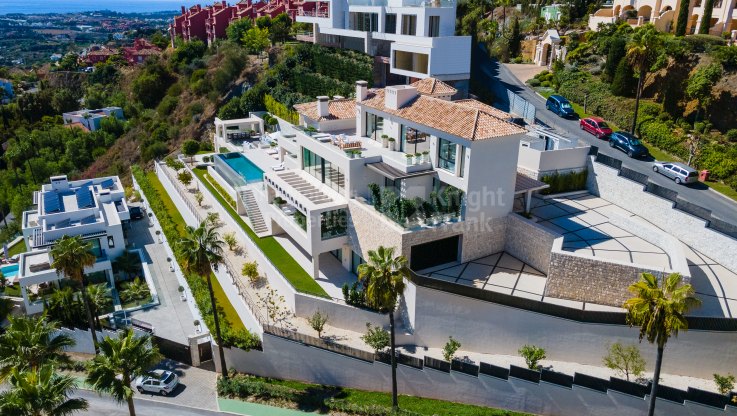 Beeindruckende Villa mit Panoramablick in El Herrojo - Villa zum Verkauf in El Herrojo, Benahavis
