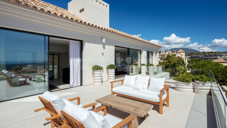 Impressionnante villa avec vues panoramiques à El Herrojo - Villa à vendre à El Herrojo, Benahavis