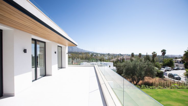 Villa de estilo moderno en venta en La Cerquilla - Villa en venta en La Cerquilla, Nueva Andalucia