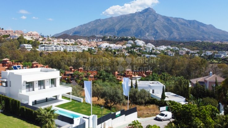 Modern style villa for sale in La Cerquilla - Villa for sale in La Cerquilla, Nueva Andalucia