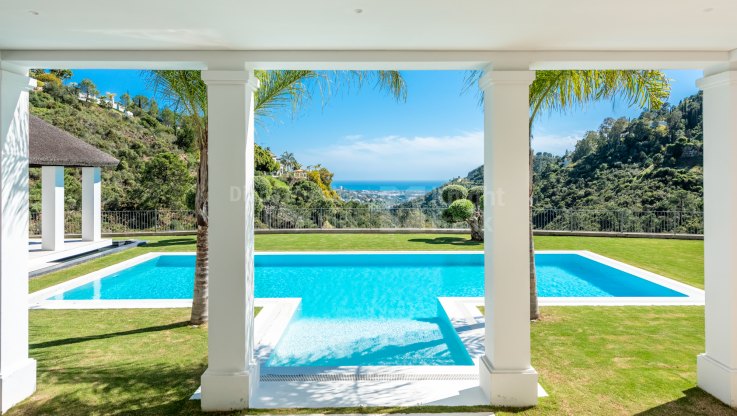 Villa moderna con vistas al mar en El Madroñal - Villa en venta en El Madroñal, Benahavis