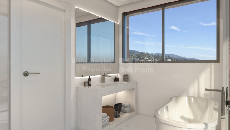 Apartamento de 2 niveles en planta baja con jardín privado - Duplex Planta Baja en venta en Rio Real Golf, Marbella Este