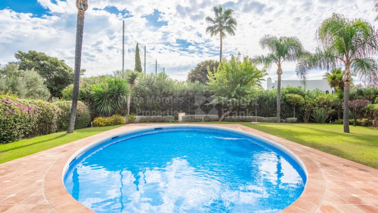 Semidetached villa in Los Naranjos Golf - Villa for sale in Los Naranjos Golf, Nueva Andalucia
