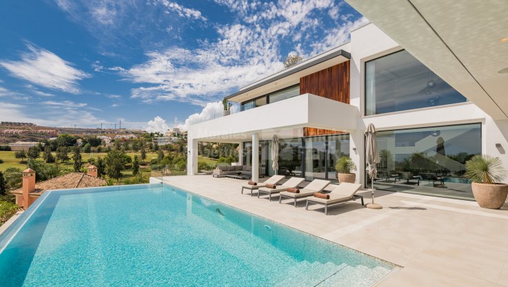 Casa a estrenar con moderno y elegante diseño - Villa en venta en La Alqueria, Benahavis