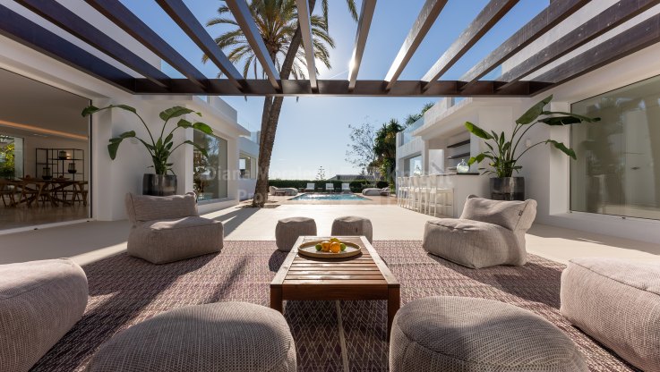 Villa 500 Meter vom Strand entfernt - Villa zum Verkauf in Las Chapas, Marbella Ost
