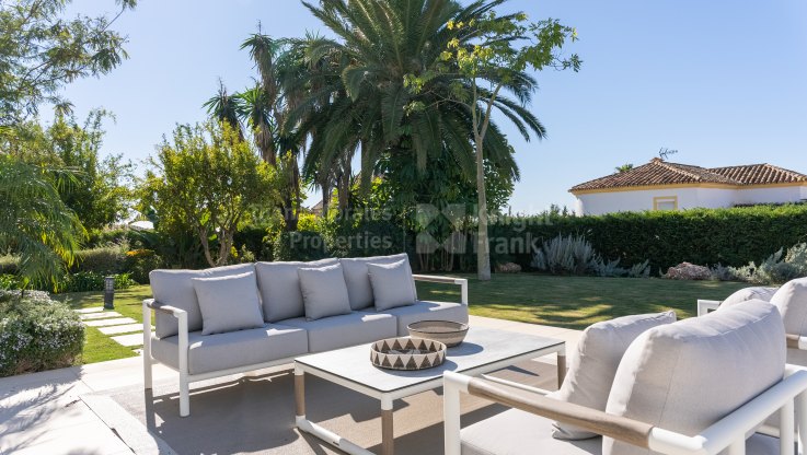 Villa a 500 metros de la playa - Villa en venta en Las Chapas, Marbella Este