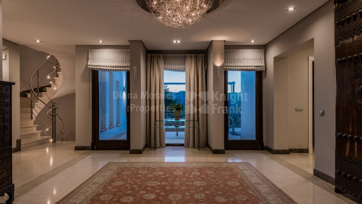 Elegant home with incredible views - Villa for sale in Carretera de Istan, Istan