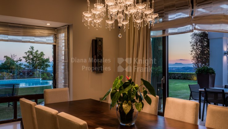 Elegantes Haus mit unglaublicher Aussicht - Villa zum Verkauf in Carretera de Istan, Istan