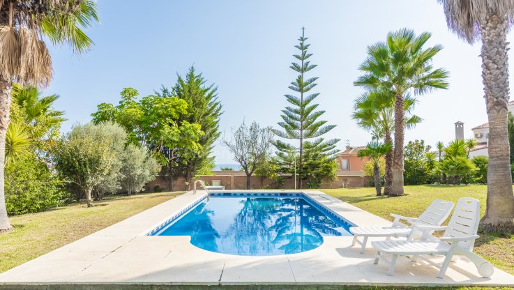 Villa en Estepona con vistas al mar - Villa en venta en La Gaspara, Estepona