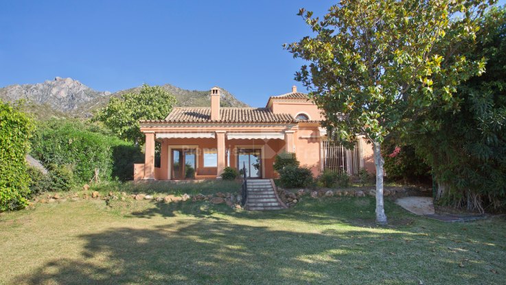 Villa con vistas panorámicas en Cascada de Camoján - Villa en venta en Cascada de Camojan, Marbella Milla de Oro