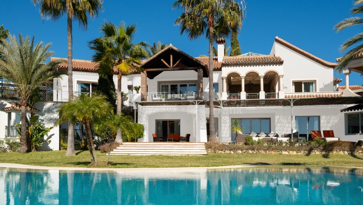Großes Familienhaus auf einem der größten Grundstücke in Los Flamingos - Villa zum Verkauf in Los Flamingos, Benahavis