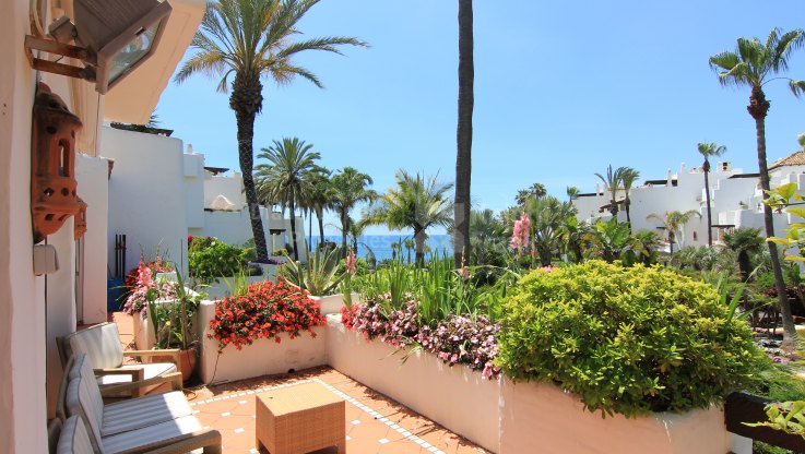 Luxuriöses Duplex-Penthouse in 1. Linie des Meeres - Zweistöckiges Penthouse zum Verkauf in Ventura del Mar, Marbella - Puerto Banus