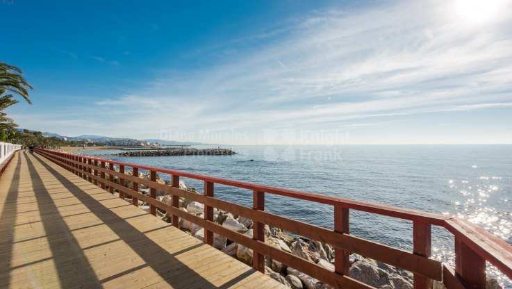 Lujoso ático dúplex en 1ª línea de mar - Atico Duplex en venta en Ventura del Mar, Marbella - Puerto Banus