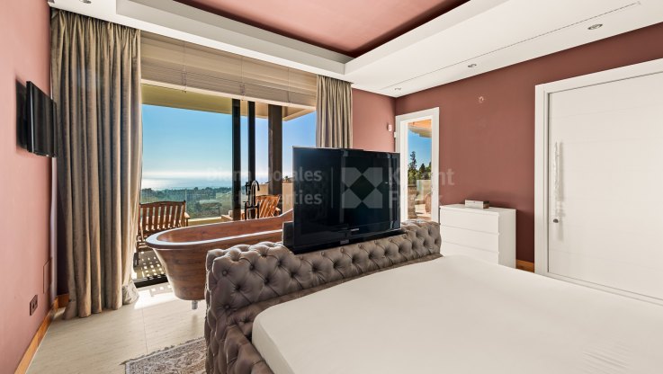 Herrenhaus im indonesischen Stil - Villa zum Verkauf in Cascada de Camojan, Marbella Goldene Meile