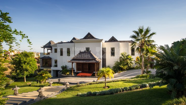 Mansión de Estilo Indonesio - Villa en venta en Cascada de Camojan, Marbella Milla de Oro
