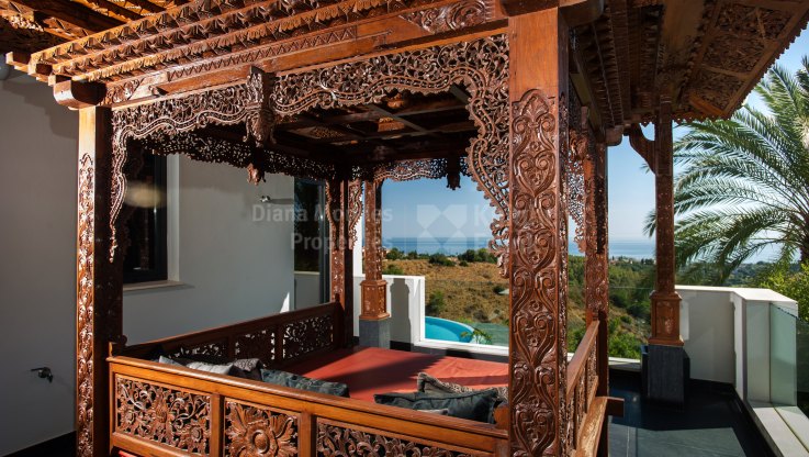 Indonesian Style Mansion - Villa for sale in Cascada de Camojan, Marbella Golden Mile