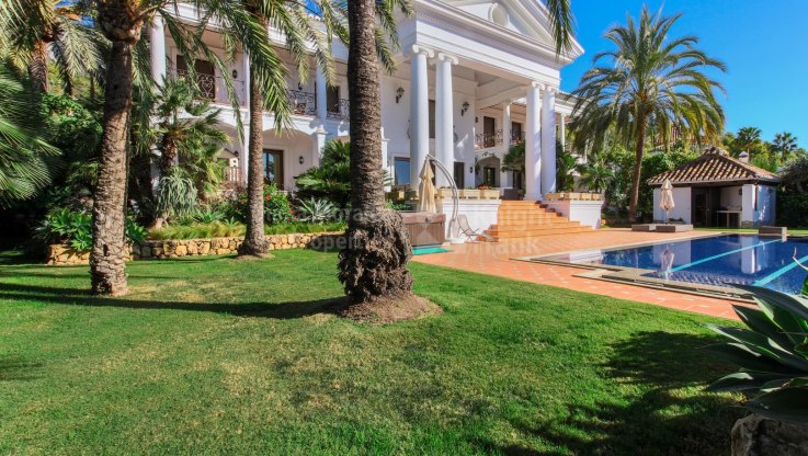 Villa de estilo palaciego en Sierra Blanca - Villa en venta en Sierra Blanca, Marbella Milla de Oro
