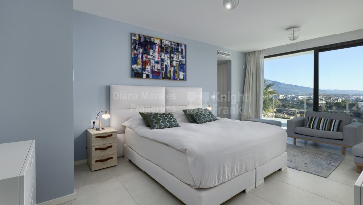 Villa moderna con vistas panorámicas - Villa en venta en Nueva Atalaya, Estepona