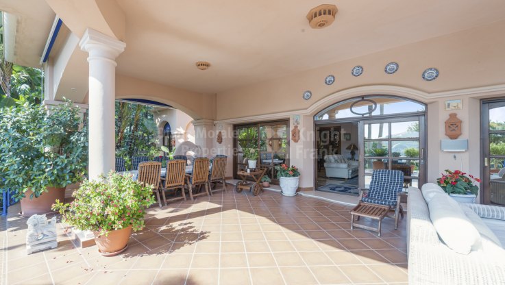 Mansión en Aloha con 6 dormitorios - Villa en venta en Aloha, Nueva Andalucia