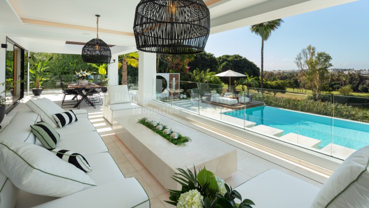 Spektakuläre Villa mit einzigartigem Design in erster Linie Golf - Villa zum Verkauf in Los Naranjos, Nueva Andalucia