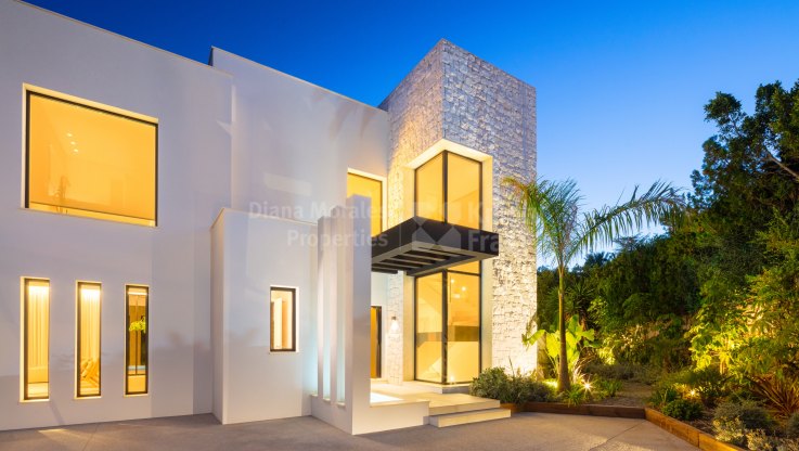 Preciosa casa en el Valle del Golf - Villa en venta en Aloha, Nueva Andalucia