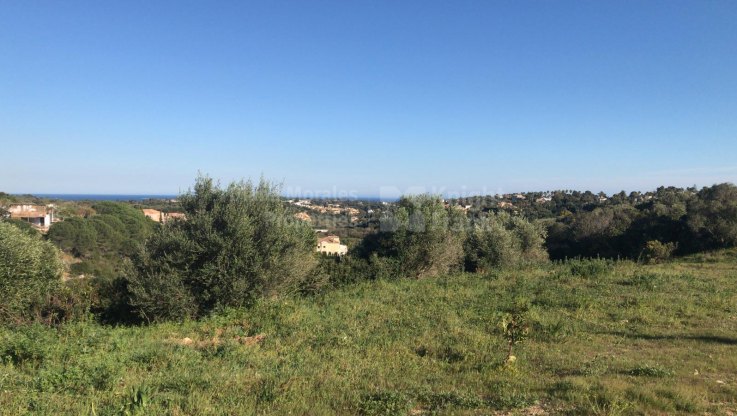 Plot with sea views for sale in Sotogrande