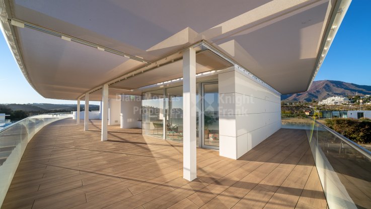 Ático frente al mar con piscina privada - Atico Duplex en venta en Estepona Playa, Estepona