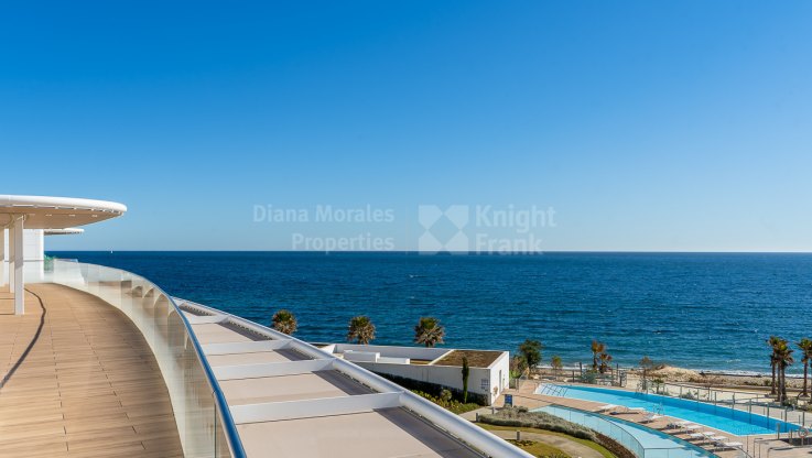 Sea front penthouse with private pool - Duplex Penthouse for sale in Estepona Playa, Estepona