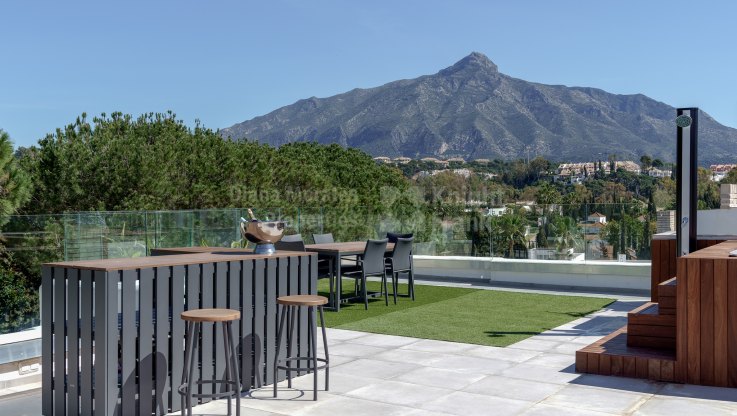 Contemporary penthouse in the Golf Valley - Penthouse for sale in Miragolf, Nueva Andalucia