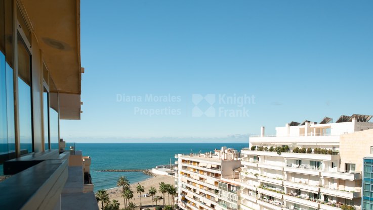 Beautiful flat with sea and marina views - Penthouse for sale in Marbella Centro, Marbella city