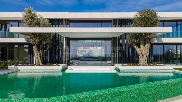 Extraordinary villa in first line of golf - Villa for sale in Los Flamingos Golf, Benahavis