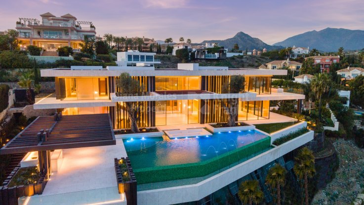 Extraordinary villa in first line of golf - Villa for sale in Los Flamingos Golf, Benahavis