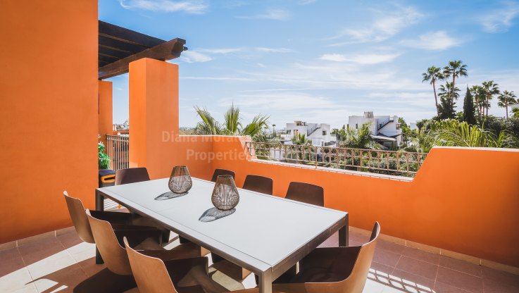 Duplex-Penthouse im Golftal - Zweistöckiges Penthouse zum Verkauf in La Cerquilla, Nueva Andalucia