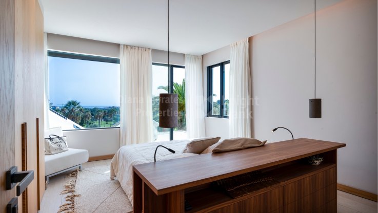 Golfvilla mit 6 Schlafzimmern in erster Linie - Villa zum Verkauf in Los Naranjos Golf, Nueva Andalucia