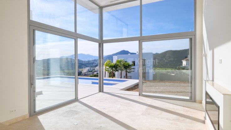 Villa mit Panoramablick - Villa zum Verkauf in Puerto del Capitan, Benahavis