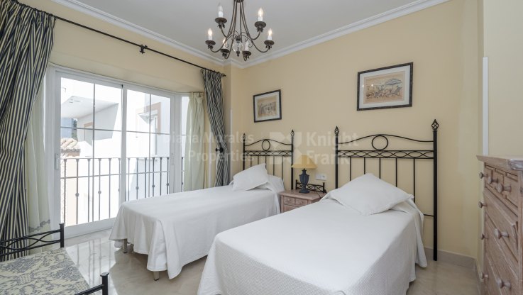 Amplio apartamento en complejo en primera linea de playa - Apartamento en venta en Marbella - Puerto Banus