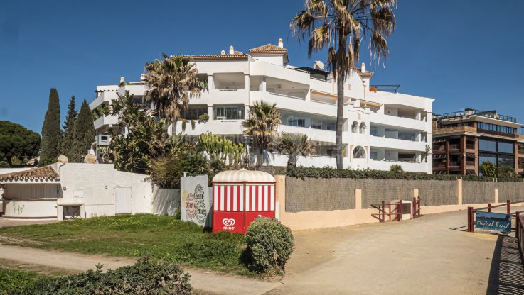 Amplio apartamento en complejo en primera linea de playa - Apartamento en venta en Marbella - Puerto Banus
